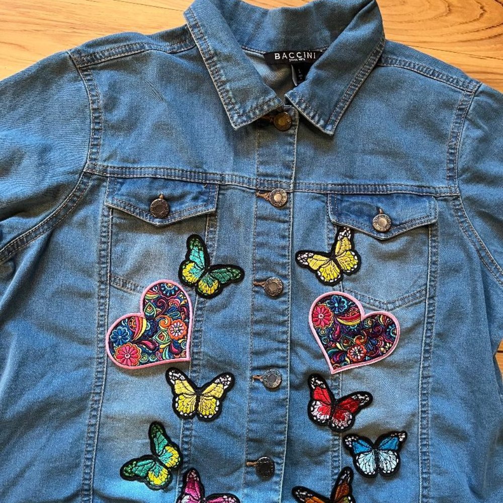 NWT Womens Baccini Light Blue Jean Jacket ,Butterfly and Heart Appliques, Large